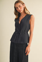 Load image into Gallery viewer, The Elle Vest- Black