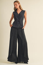 Load image into Gallery viewer, The Elle Vest- Black