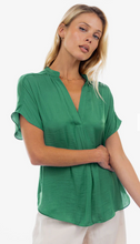 Load image into Gallery viewer, The Paige top-Green
