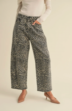 Load image into Gallery viewer, The Leopard print barrel pants