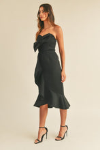Load image into Gallery viewer, The Serena dress- Black
