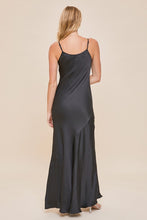 Load image into Gallery viewer, The Jordan dress- Black
