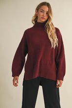 Load image into Gallery viewer, The Pia sweater- Wine
