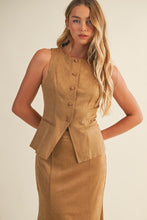 Load image into Gallery viewer, The Pao  Vest- Tan
