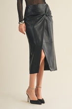 Load image into Gallery viewer, The Maru skirt- Black
