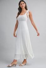 Load image into Gallery viewer, The Pia dress
