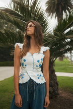 Load image into Gallery viewer, The Mimi top
