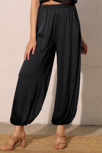 Load image into Gallery viewer, The Myka Balloon pants- Black
