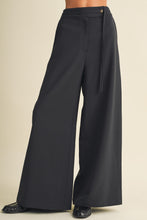 Load image into Gallery viewer, The Elle pants- Black
