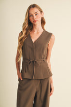 Load image into Gallery viewer, The Elle Vest-Brown
