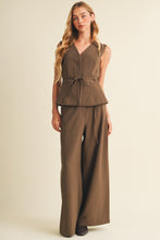 Load image into Gallery viewer, The Elle Vest-Brown
