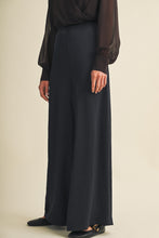 Load image into Gallery viewer, The Jenni pants- Indigo
