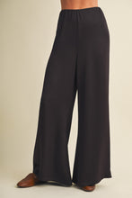 Load image into Gallery viewer, The Jenni pants- Brown
