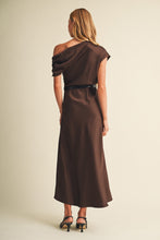Load image into Gallery viewer, The Melissa dress- Brown

