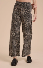 Load image into Gallery viewer, The Leopard print pants
