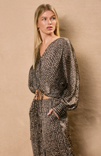 Load image into Gallery viewer, The Daisy top
