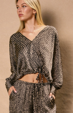 Load image into Gallery viewer, The Daisy top
