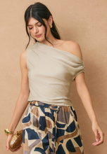 Load image into Gallery viewer, The Bea top
