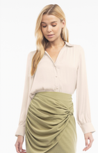 Load image into Gallery viewer, The Lia top- Blush
