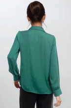 Load image into Gallery viewer, The Lia top-Green
