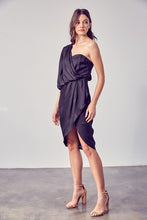 Load image into Gallery viewer, The Clara dress-black

